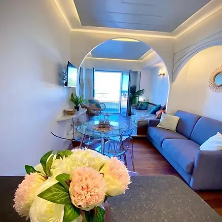 Le Rocamare -superb-atypical Sea View-a.c-wifi Daire *