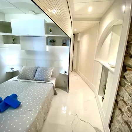Le Rocamare -superb-atypical Sea View-a.c-wifi * Nice